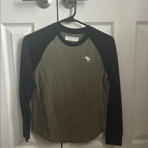 Abercrombie & Fitch kids Green and Black Long Sleeve Shirt size 9/10